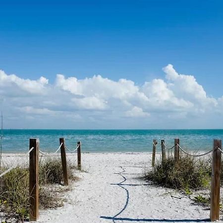 New With Heated Saltwater Pool! Ideal For 2 Families! Villa Cape Coral Luaran gambar