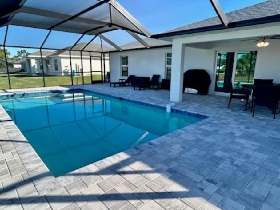 New With Heated Saltwater Pool! Ideal For 2 Families! Villa Cape Coral Luaran gambar